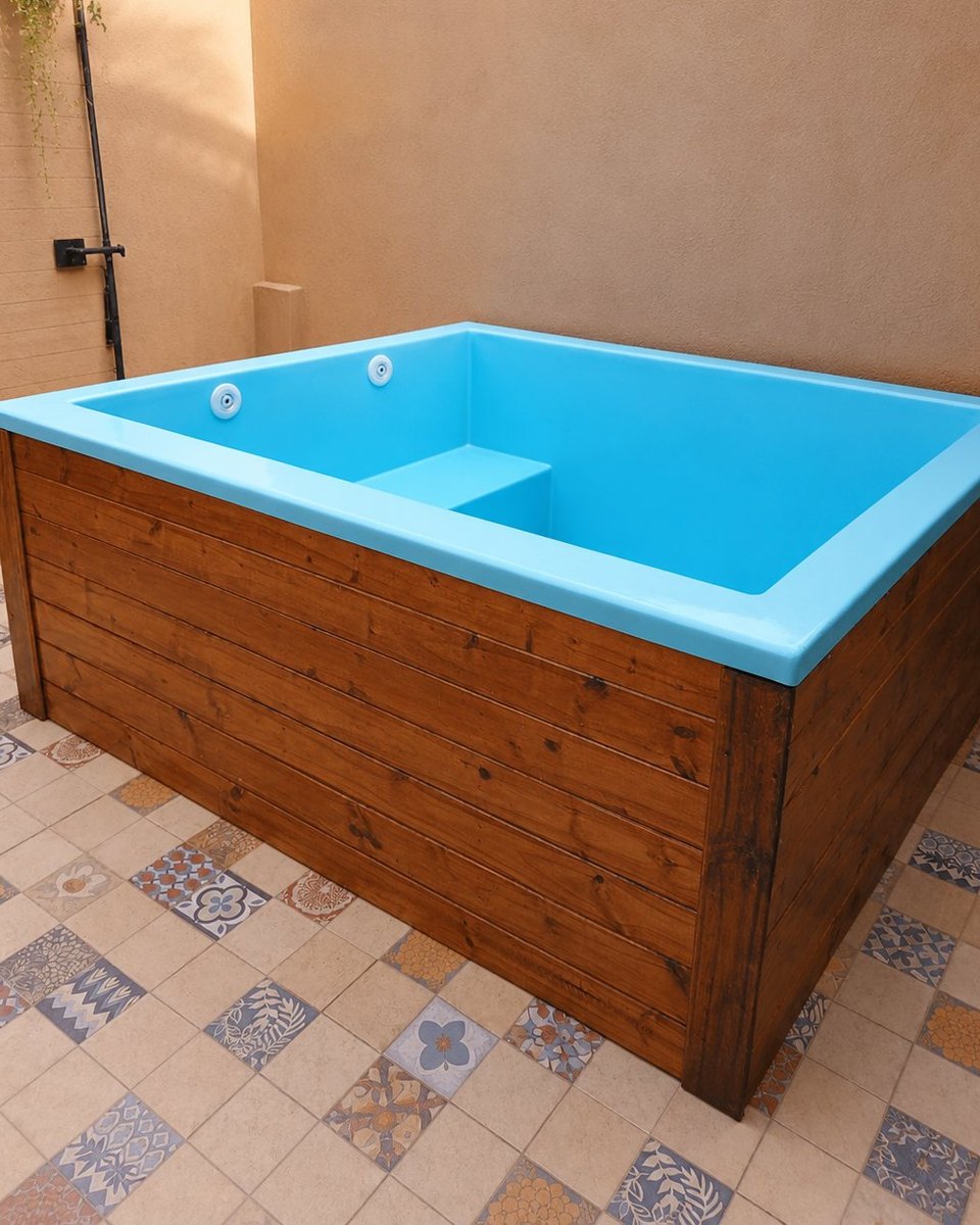 Piscina Oasis 215 de día